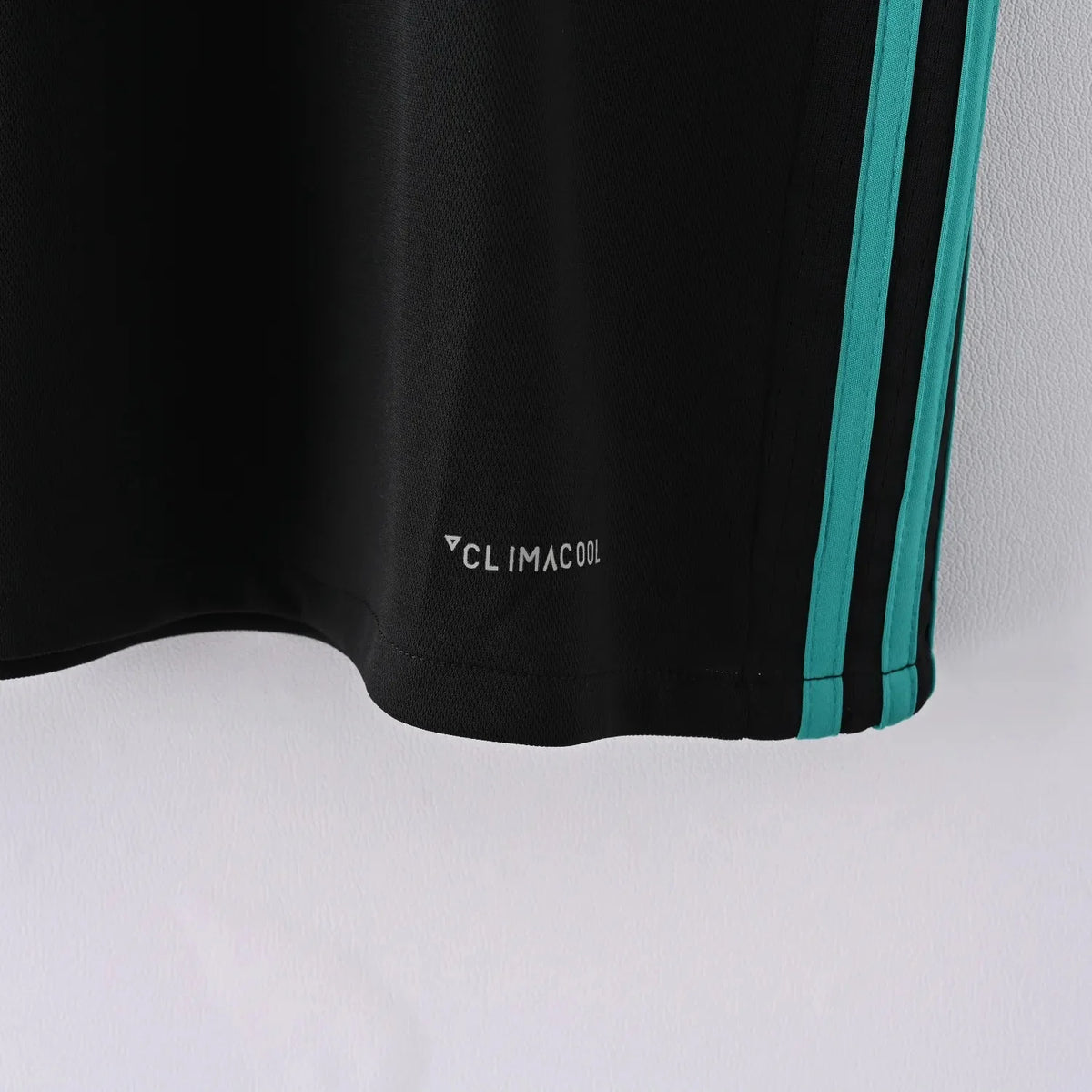 Retro-real-madrid-away-kit-17/18-football-jersey