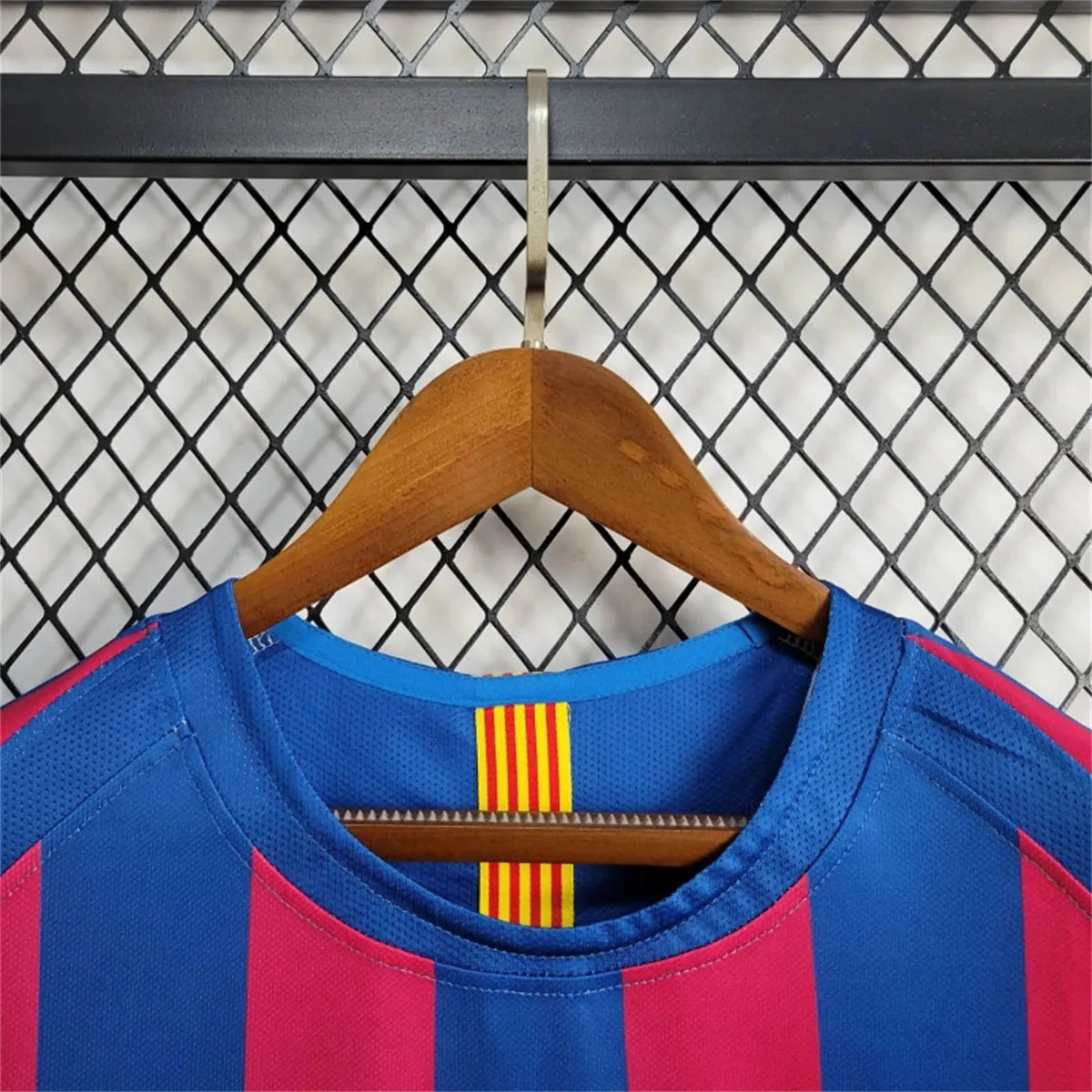 Retro Barcelona Jersey 2005-06 Home Football Kit Soccer Shirt