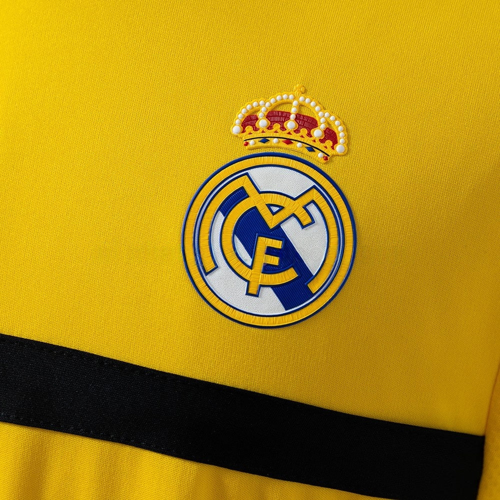 Real Madrid Jersey 2011/12 Goalkeeper Retro Football Kit
