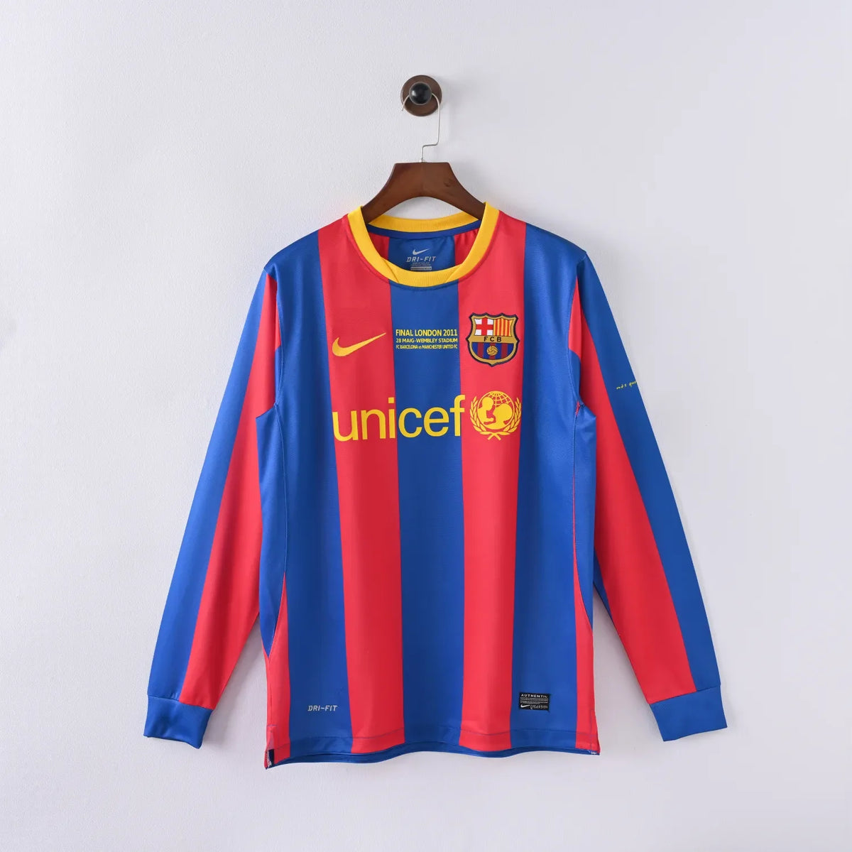 Retro Barcelona Jersey 2010-11 Home Long Sleeves Football Kits Soccer Shirt