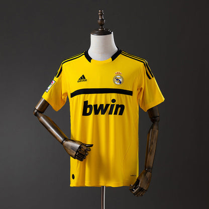 Real Madrid Jersey 2011/12 Goalkeeper Retro Football Kit